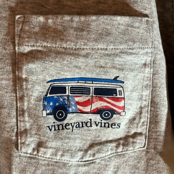 Vineyard Vines 100% cotton, long sleeve grey tshirt. - Picture 3 of 4